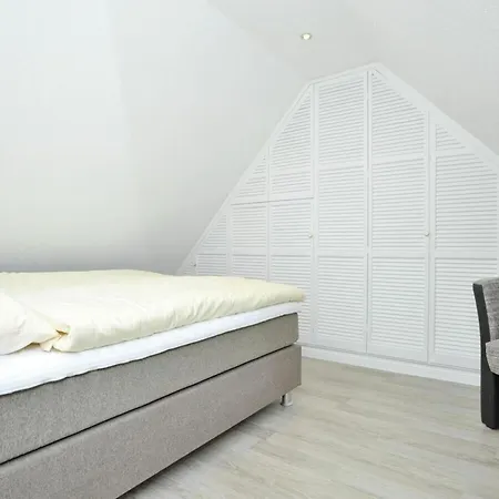 With 2 Bedrooms بيت للعطل Wenningstedt-Braderup